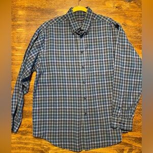 Roundtree & Yorke Men’s L/S Blue Plaid Button Down. Size Large. 100% Cotton.